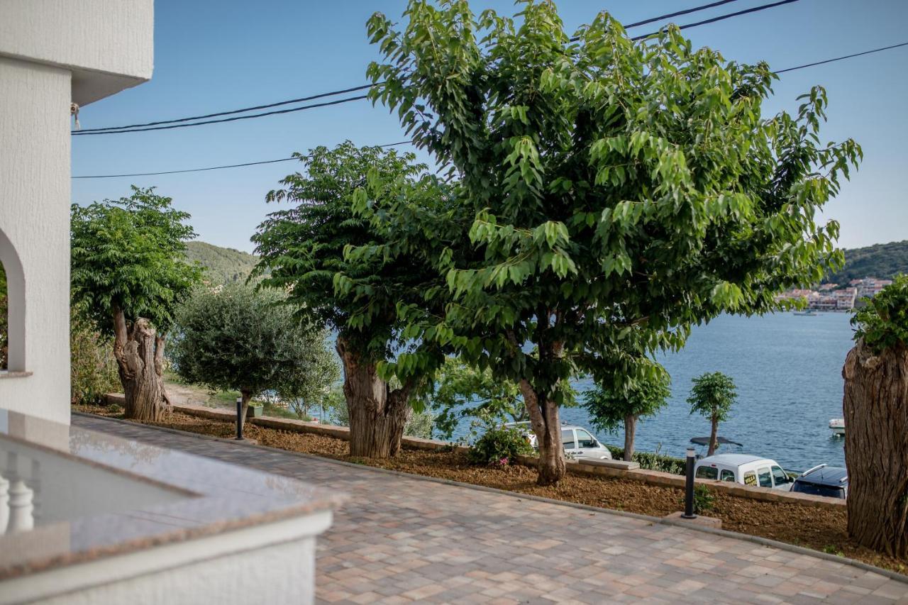 Apartments And Rooms By The Sea Supetarska Draga - Gornja, Rab - 11579 외부 사진