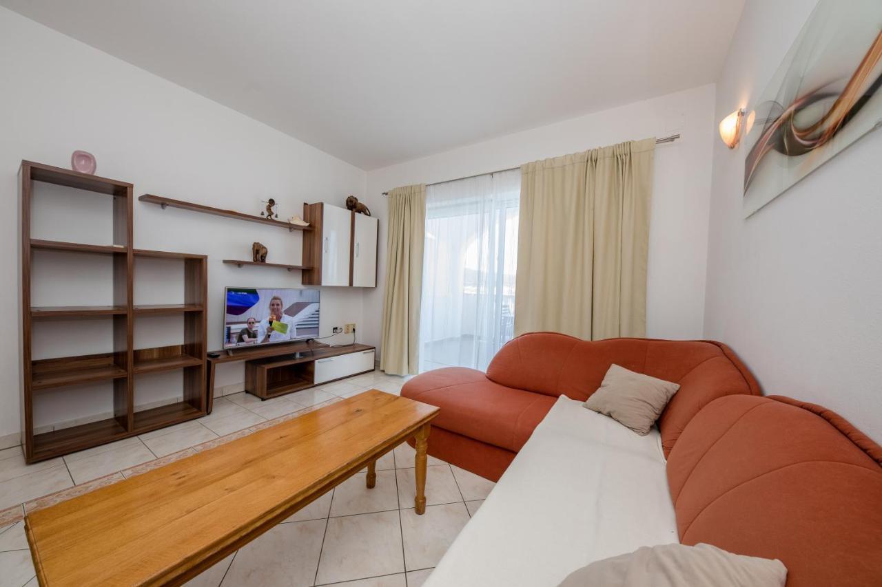 Apartments And Rooms By The Sea Supetarska Draga - Gornja, Rab - 11579 외부 사진
