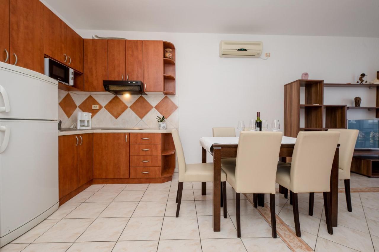 Apartments And Rooms By The Sea Supetarska Draga - Gornja, Rab - 11579 외부 사진