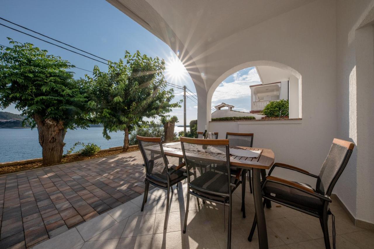 Apartments And Rooms By The Sea Supetarska Draga - Gornja, Rab - 11579 외부 사진