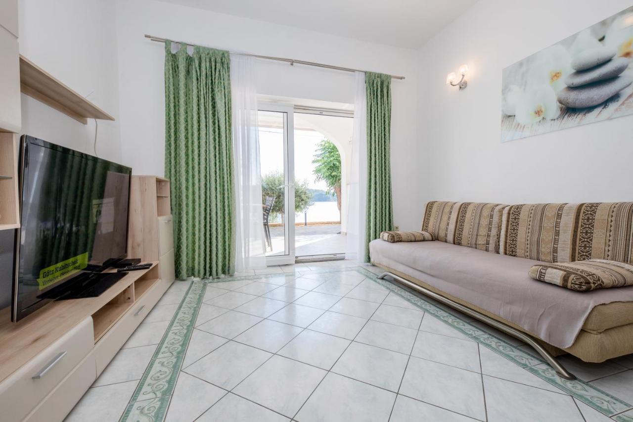 Apartments And Rooms By The Sea Supetarska Draga - Gornja, Rab - 11579 외부 사진