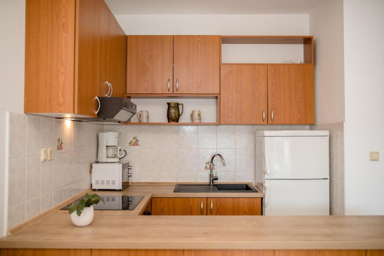 Apartments And Rooms By The Sea Supetarska Draga - Gornja, Rab - 11579 외부 사진