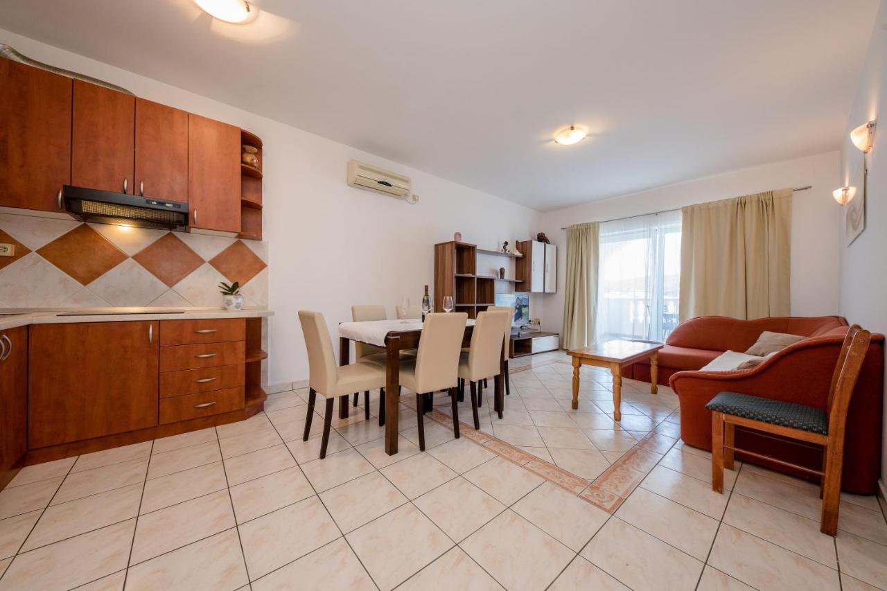 Apartments And Rooms By The Sea Supetarska Draga - Gornja, Rab - 11579 외부 사진