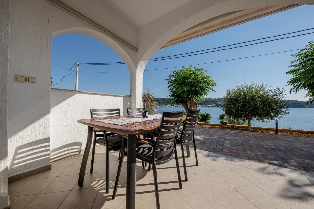 Apartments And Rooms By The Sea Supetarska Draga - Gornja, Rab - 11579 외부 사진