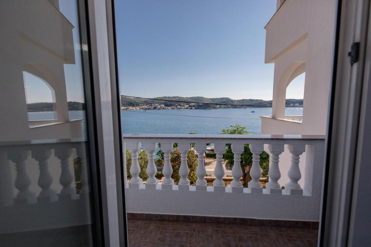 Apartments And Rooms By The Sea Supetarska Draga - Gornja, Rab - 11579 외부 사진