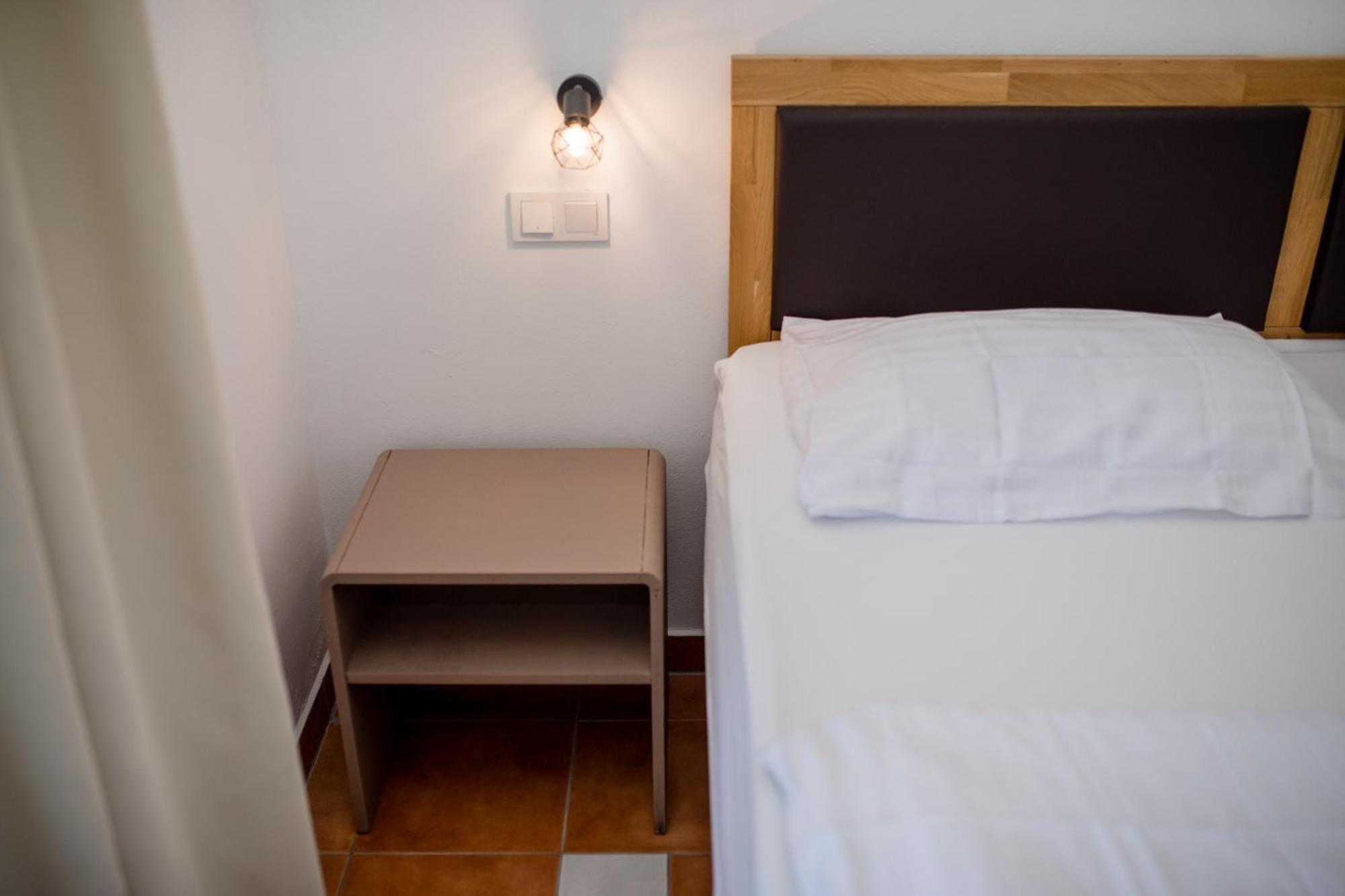 Apartments And Rooms By The Sea Supetarska Draga - Gornja, Rab - 11579 객실 사진