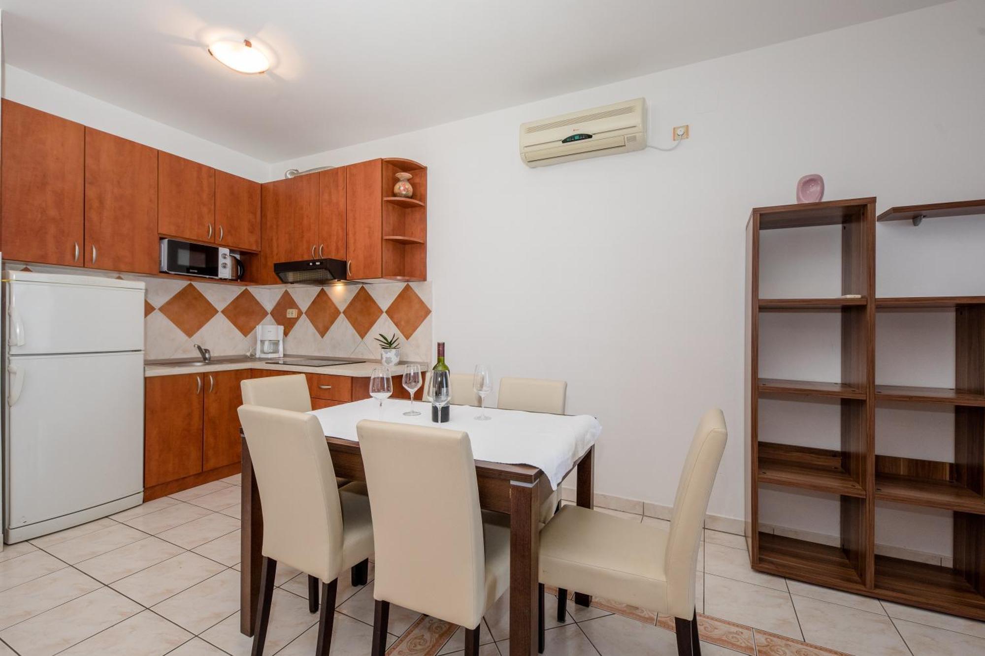 Apartments And Rooms By The Sea Supetarska Draga - Gornja, Rab - 11579 객실 사진